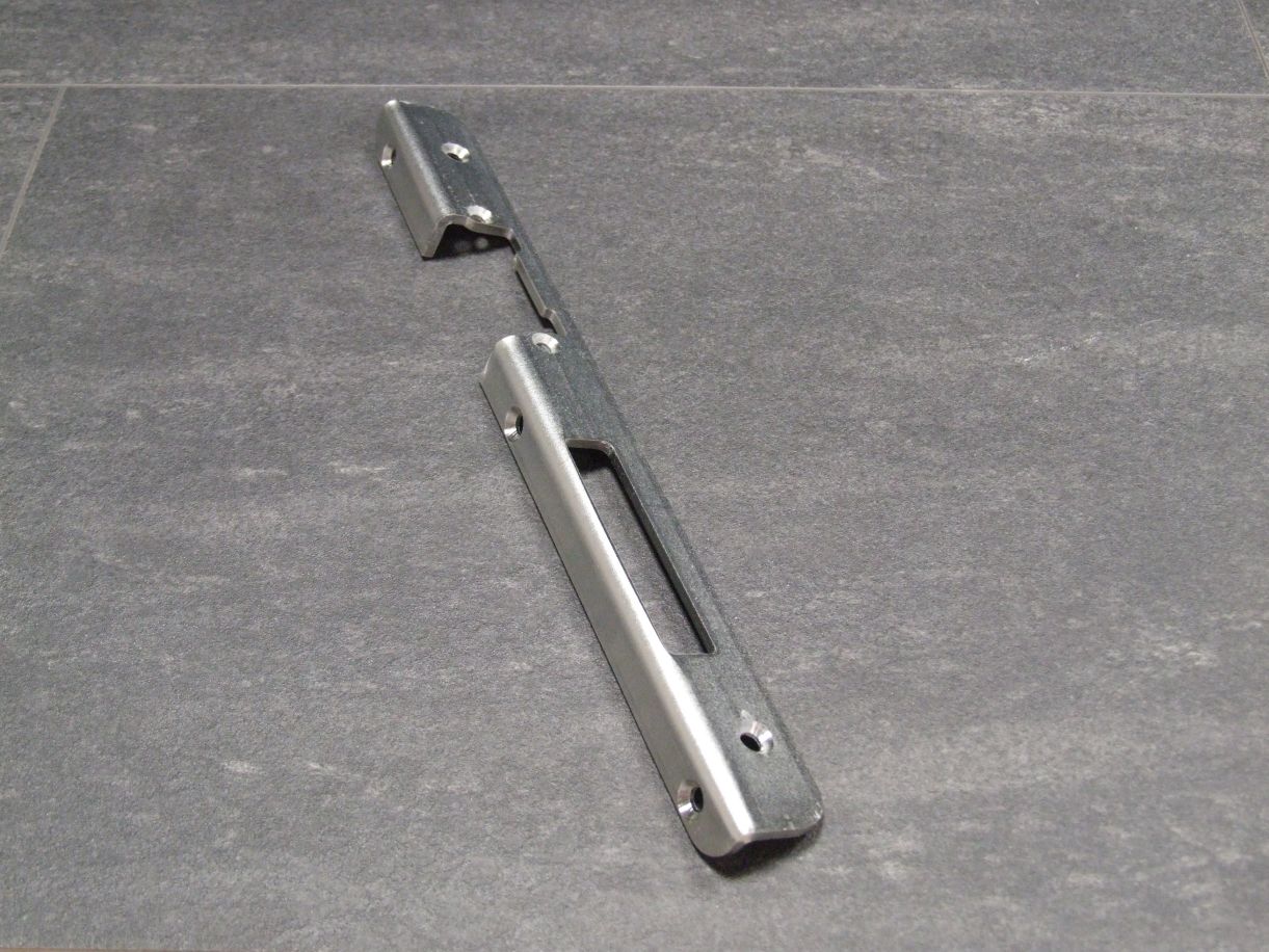 Winkelschließblech Nr. 15-503-E, 

250x15x25x3 mm, rechts, verzinkt


