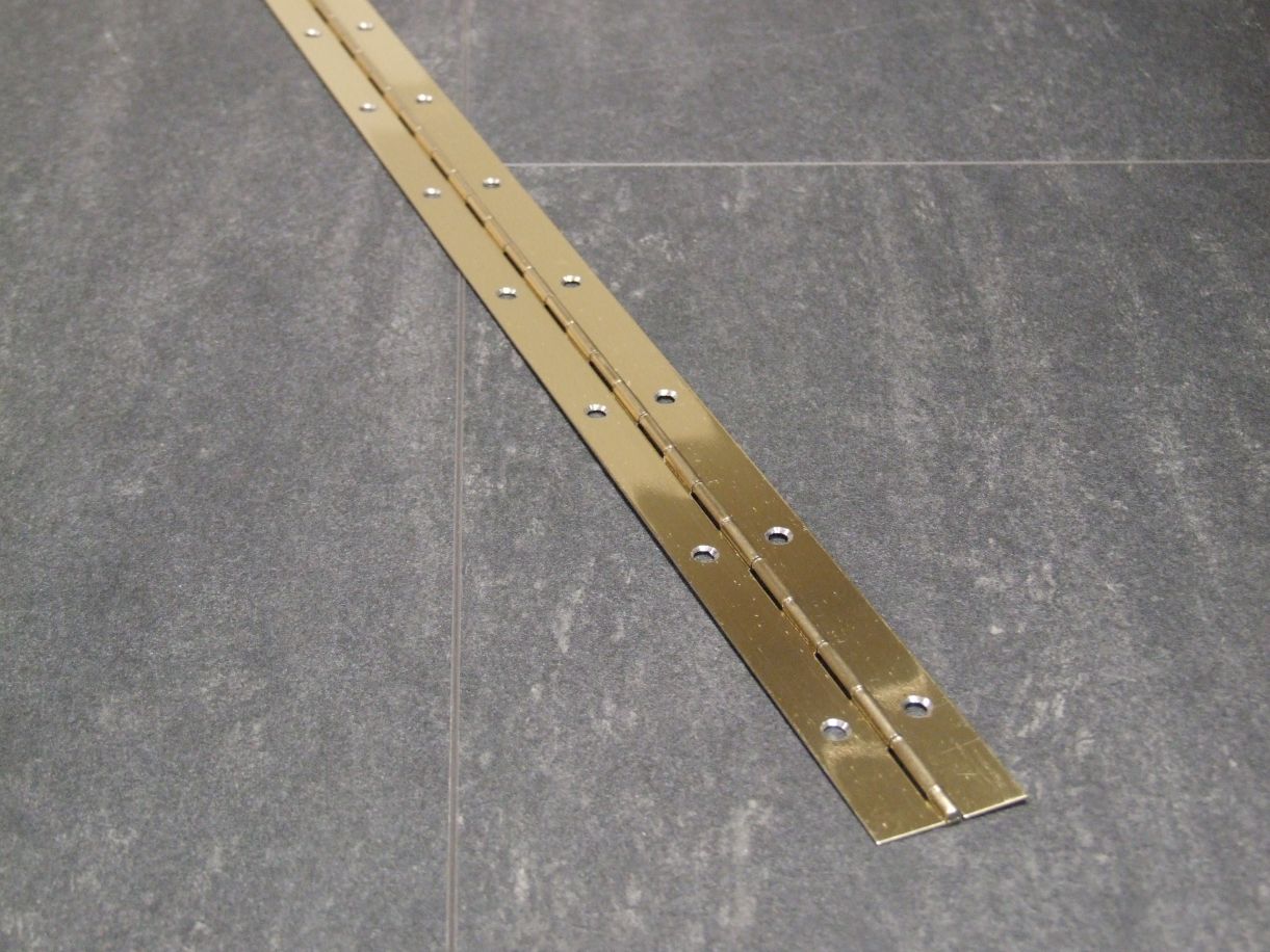 Stangenscharnier 32x900 mm 

vermessingt; 483.04.100

