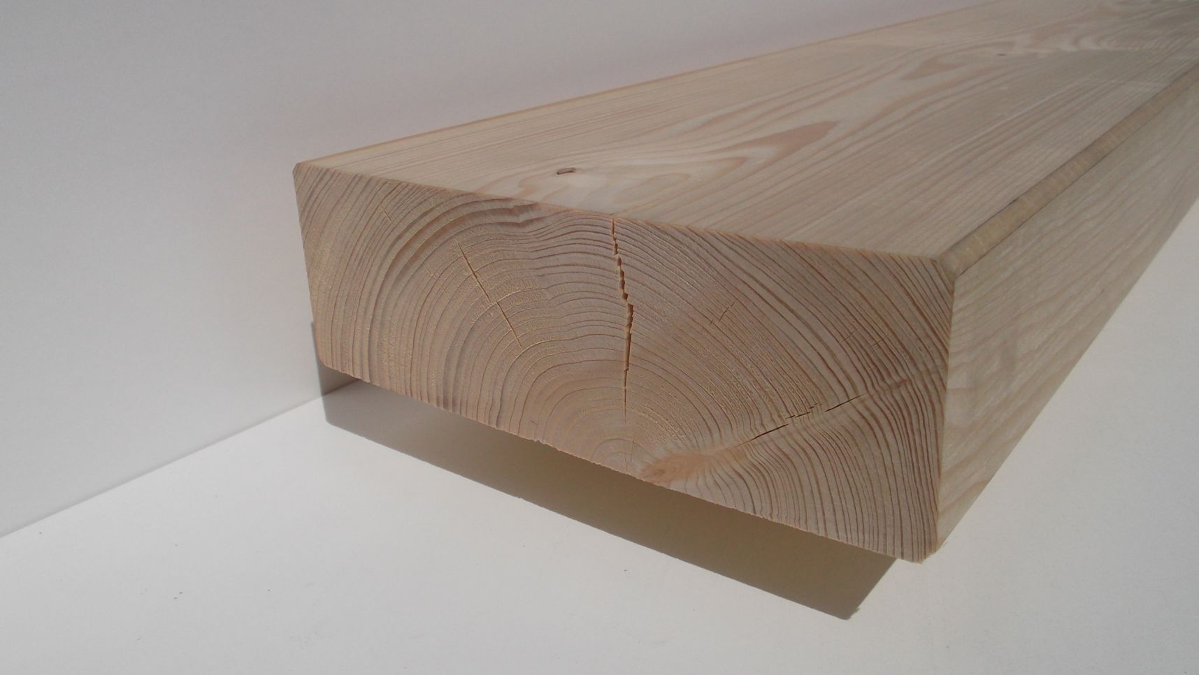 Konstruktionsvollholz® Fichte NSi, S10/C24 

80x240mm, gehobelt, gefast, für den

nichtsichtbaren Bereich, (nach CE EN 15497:2014)  


