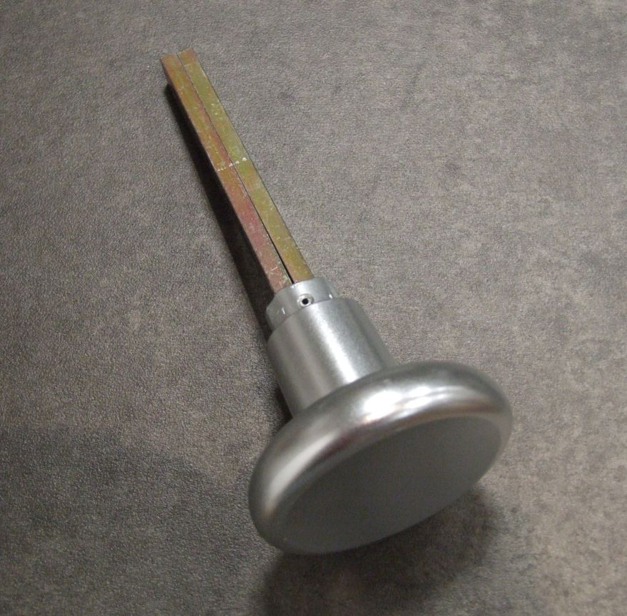 Knopf Nr. 58, 10 mm, mit Stiftteil,

Aluminium F1, 6401S

Abverkauf / Sonderpreis

