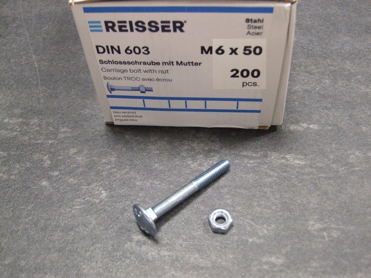 Schloßschrauben DIN 603, 6x50 mm; 

Stahl verzinkt blau passiviert, mit Mutter

Nr. 200684

