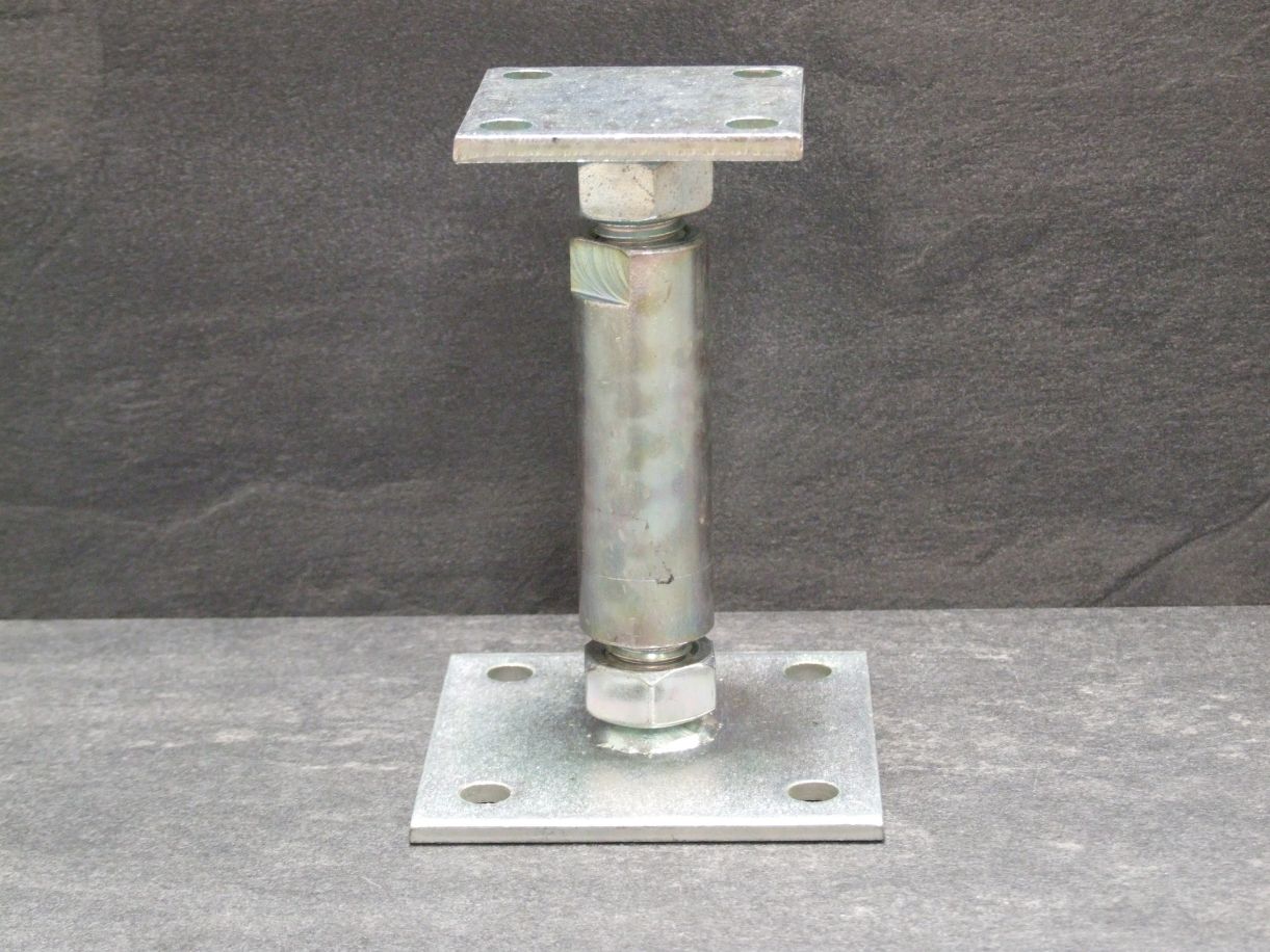 Pfostenträger 70x70/100x100 mm, 

höhenverstellbar von 150-190 mm

Gewinde M20, 212391

