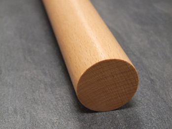 Handlauf Ø 40 mm, Buche lackiert, 

Enden gerade gesägt, 

ohne Dübelbohrung, L=2,00 m

