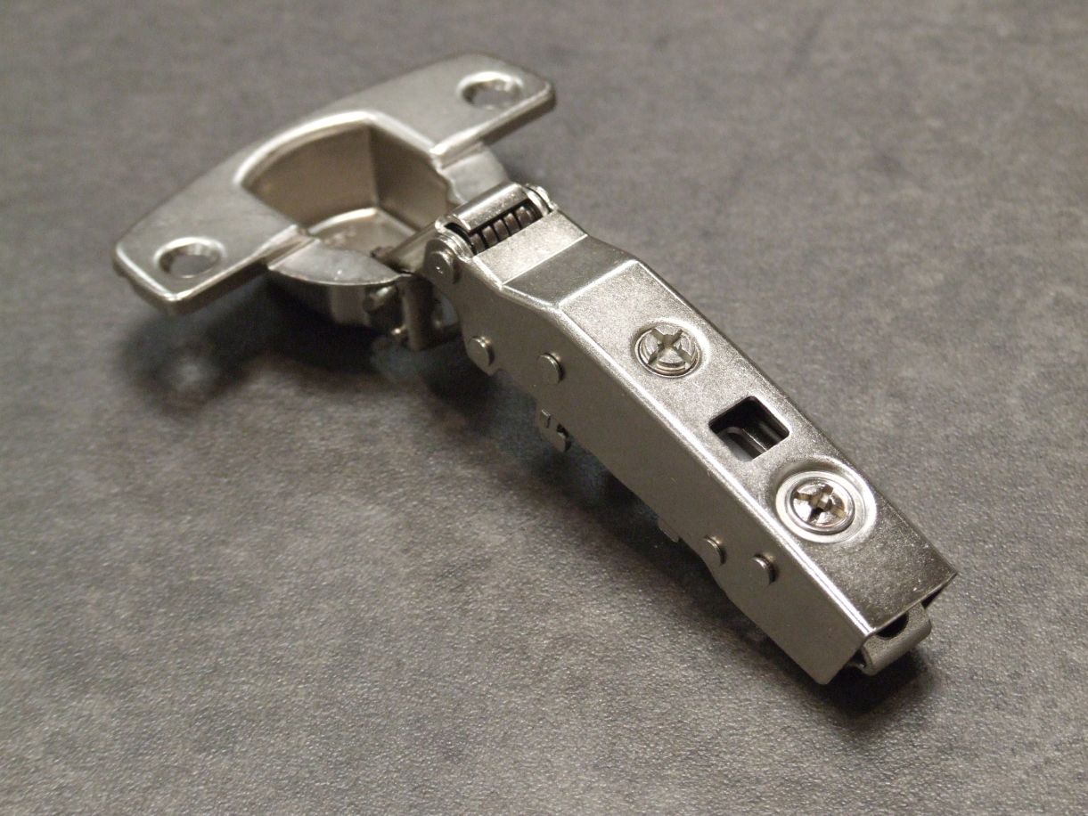 Möbelscharnier sensys 8645i, 

mit Dämpfung, vorliegend, 110°, 

mit Schließautomatik, vernickelt, 

9073605

