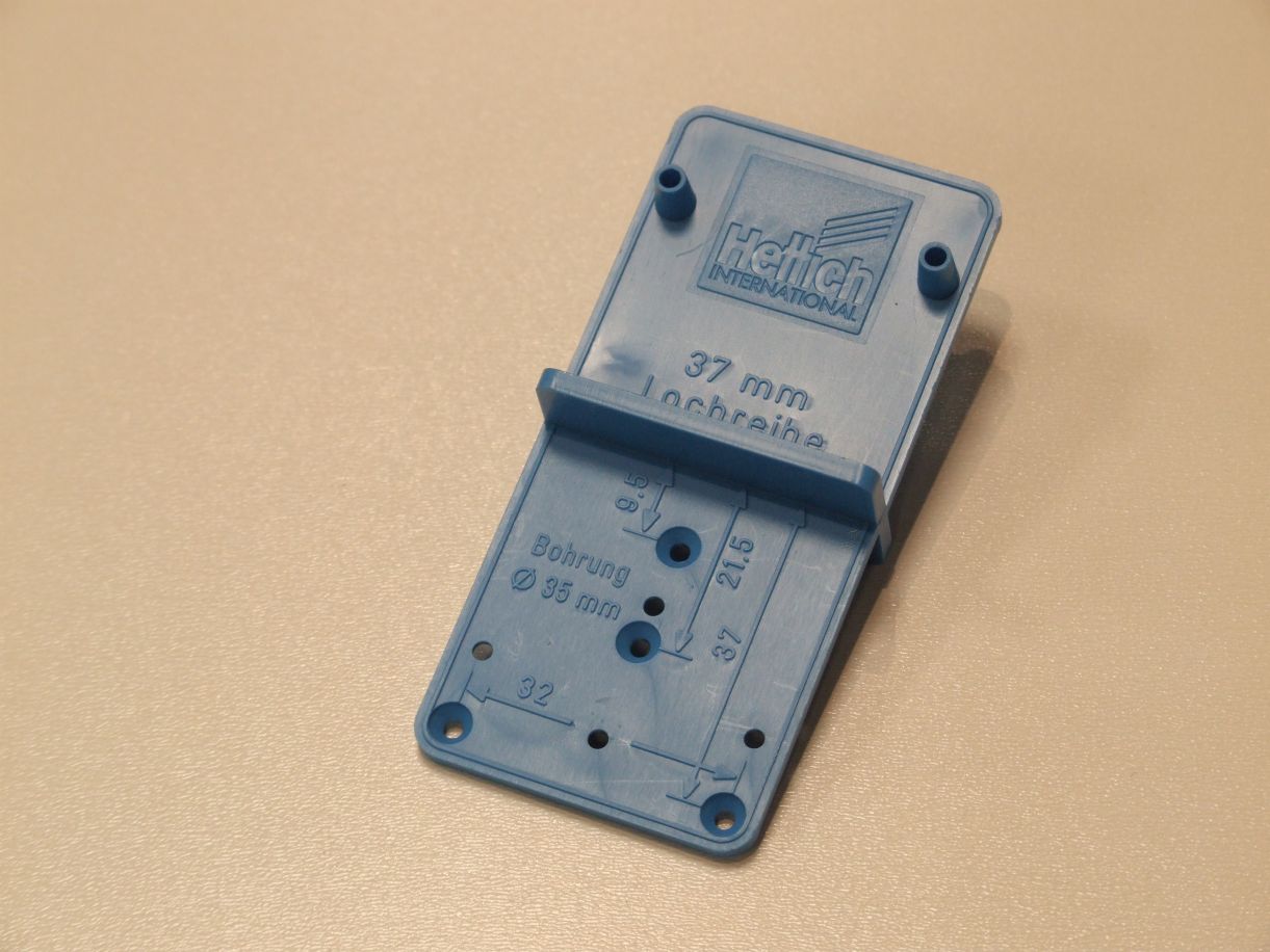 Anreißschablone Multi Blue 351

Kunststoff blau, für Scharniere, Montageplatten, Verbindungsbeschläge und Bodenträger

