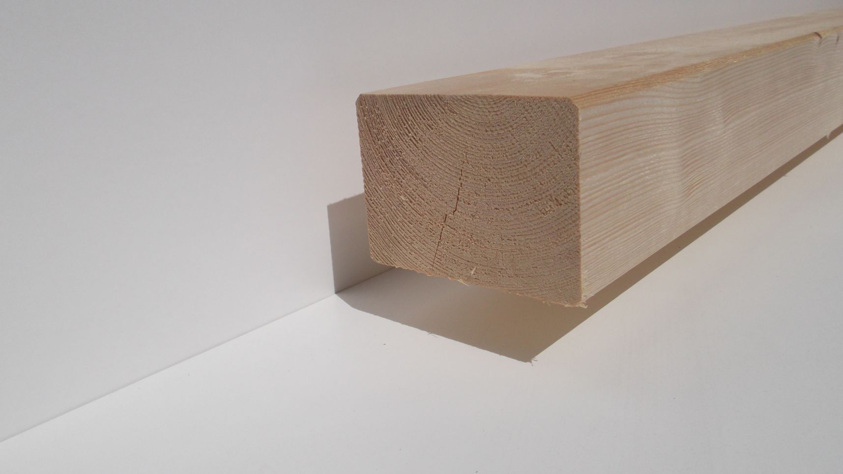 Konstruktionsvollholz® Fichte NSi, S10/C24 

100x140mm, gehobelt, gefast, für den

nichtsichtbaren Bereich, (nach CE EN 15497:2014)  

