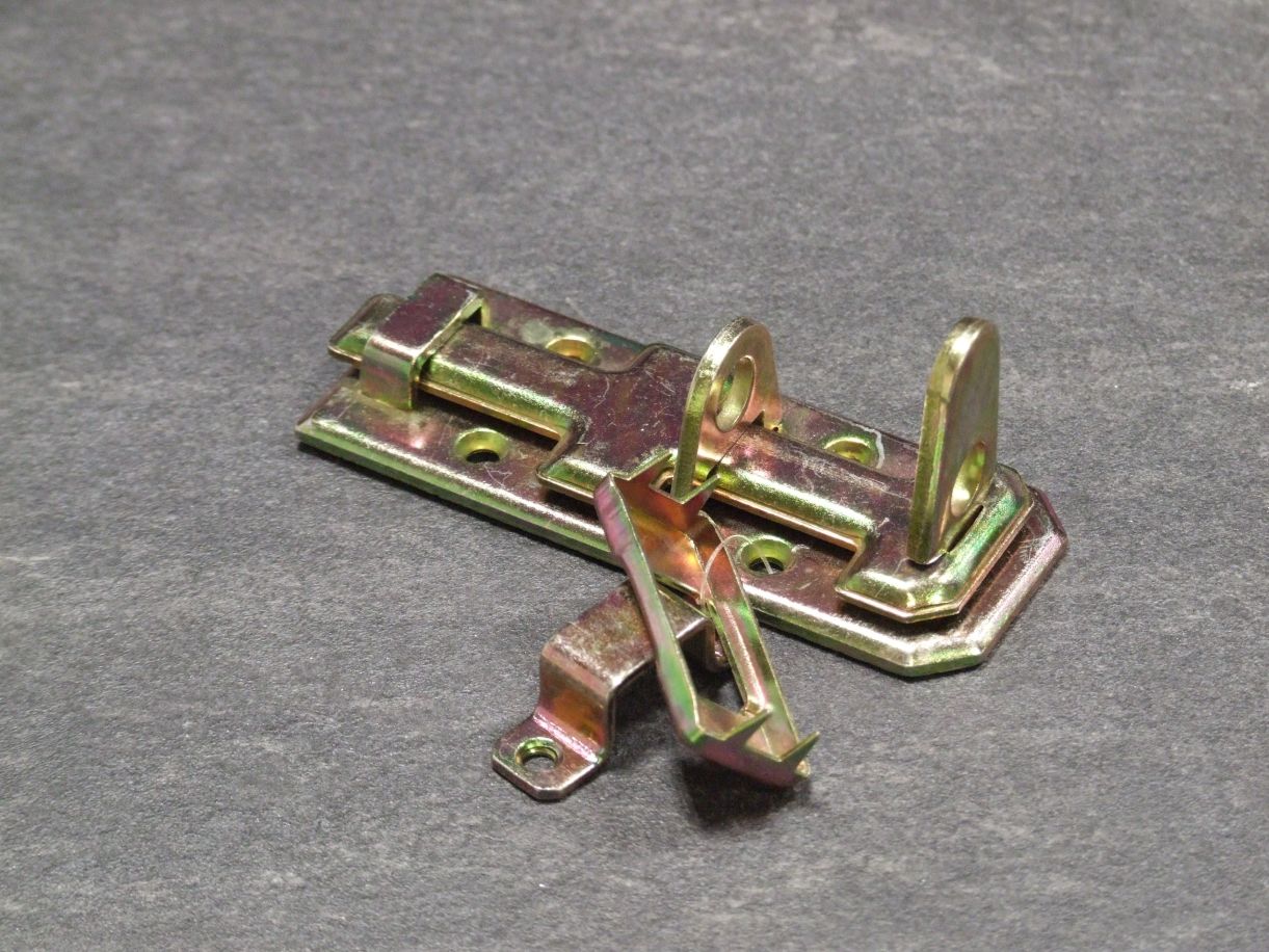 Sicherheits-Schlossriegel 100x40 mm, 

gerade, mit Schlaufe, gelb verzinkt, 123062

