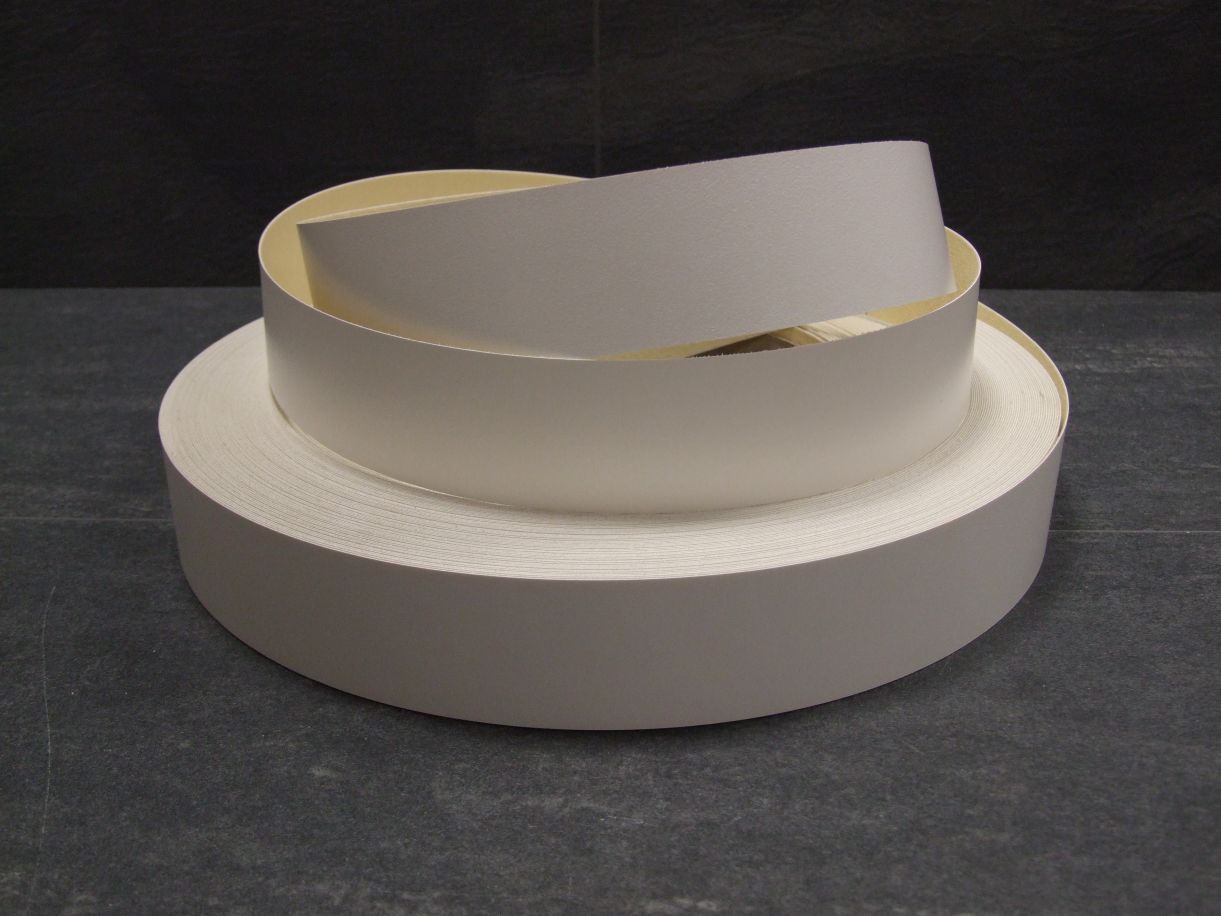 Melaminkante weiß Krono 110, MP,

0,3x43 mm, mit Schmelzkleber; 061.0100.04303

