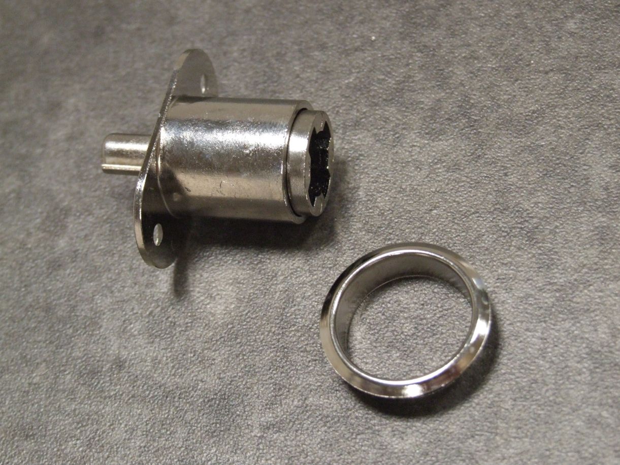 Zylinder-Druckschloß, Z23, 

Ø 18 mm, vernickelt, 0072501

Abverkauf / Sonderpreis

