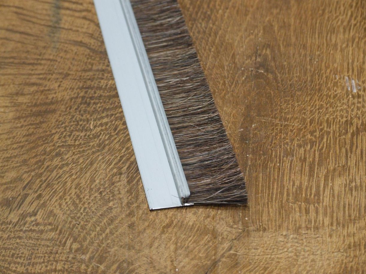 Athmer Bürstendichtung FA 25-6,

L=1,00 m, Bürstenhöhe 30 mm, 

Rosshaar mixed / Stahl verzinkt, 4-310-030

