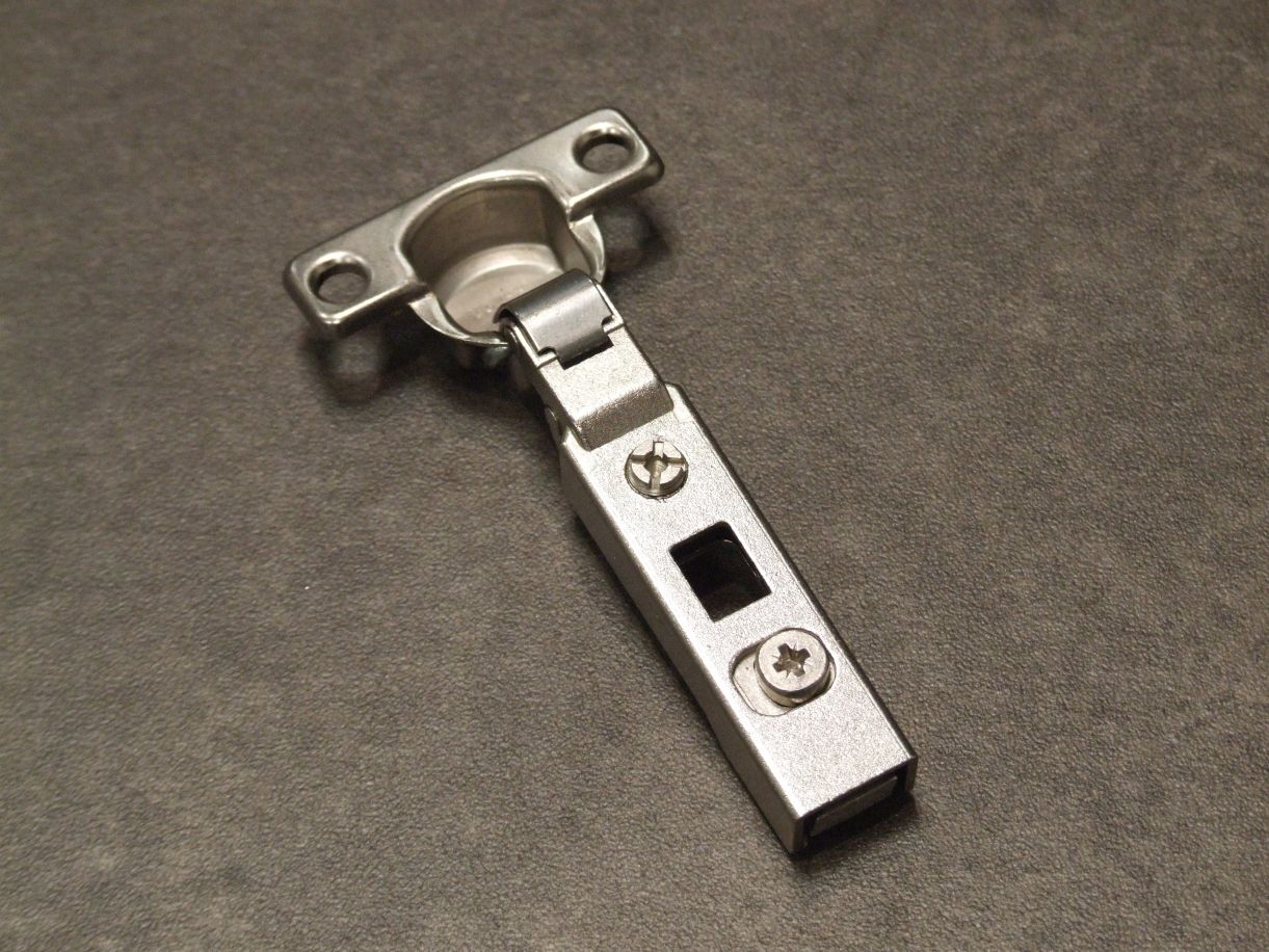 Gelenkband Intermat 9924, 95°, 

halb vorliegend, Topf 26 mm, 72965

