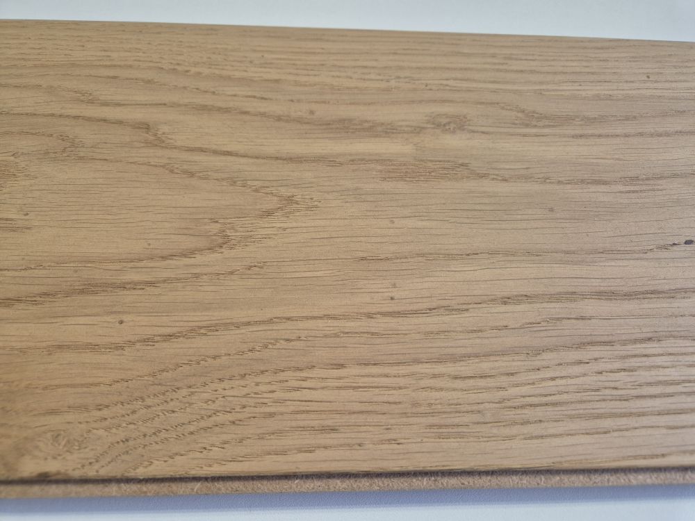 Lindura-Holzboden HD 400 Sonderformat 

Ultramattlackiert Eiche lebhaft 8914 

gebürstet 1-Stab 2200x205x11 mm

Art. 633422891420

