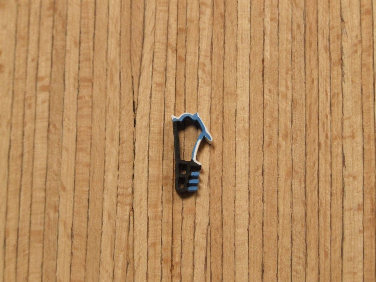 Dichtungsprofil FSW 125, Falz 12 mm, 

Nut 5 mm, TPE (SEBS, weichmacherfrei 

ca. 60° Shore A)

Farbe weiß

