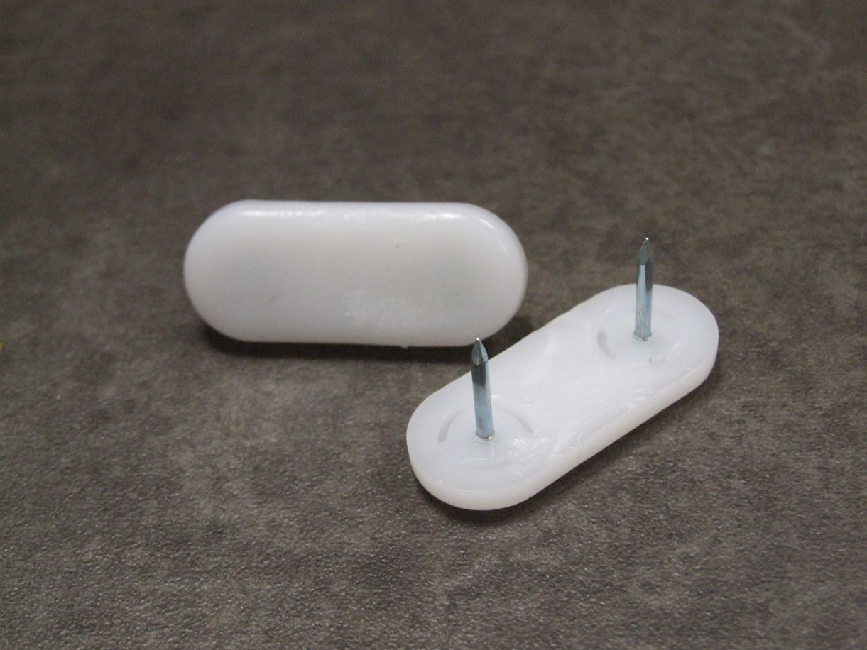 Möbelgleiter Kunststoff weiß, 44x18mm, 

zum Einschlagen, 650.05.718

