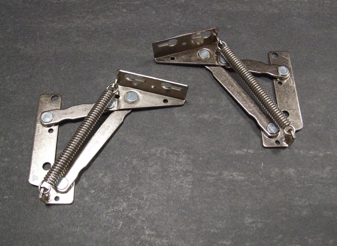 Hoch-Klappbeschlag Lift Junior 

75° Öffnungswinkel, Federkraft 90 N, 0079397

