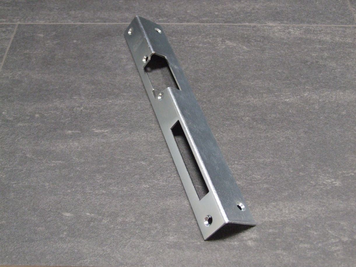 Winkelschließblech 25x32x250mm, verzinkt,

Stulp käntig, links, f. Türöffner, 302834

