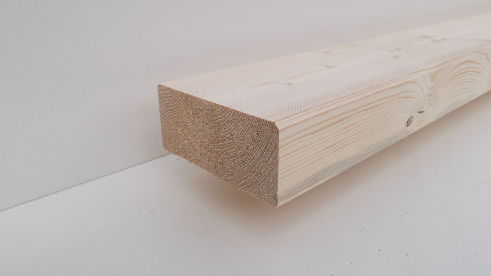 Konstruktionsvollholz® Fichte NSi, S10/C24 

60x140mm, gehobelt, gefast, für den

nichtsichtbaren Bereich, (nach CE EN 15497:2014) 

