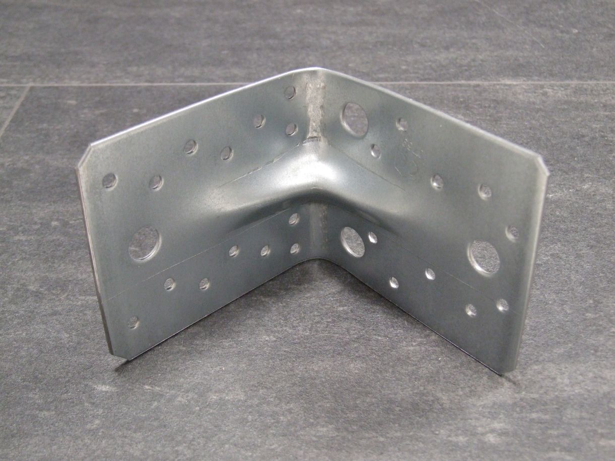 Winkel 105x105x90x2,0 mm

mit Sicke, verzinkt, 9003S20

