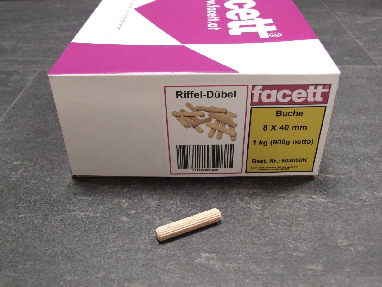 Holzdübel geriffelt, 8x40 mm, Buche, 

900 g Nettoeinwaage/Karton, 503050


