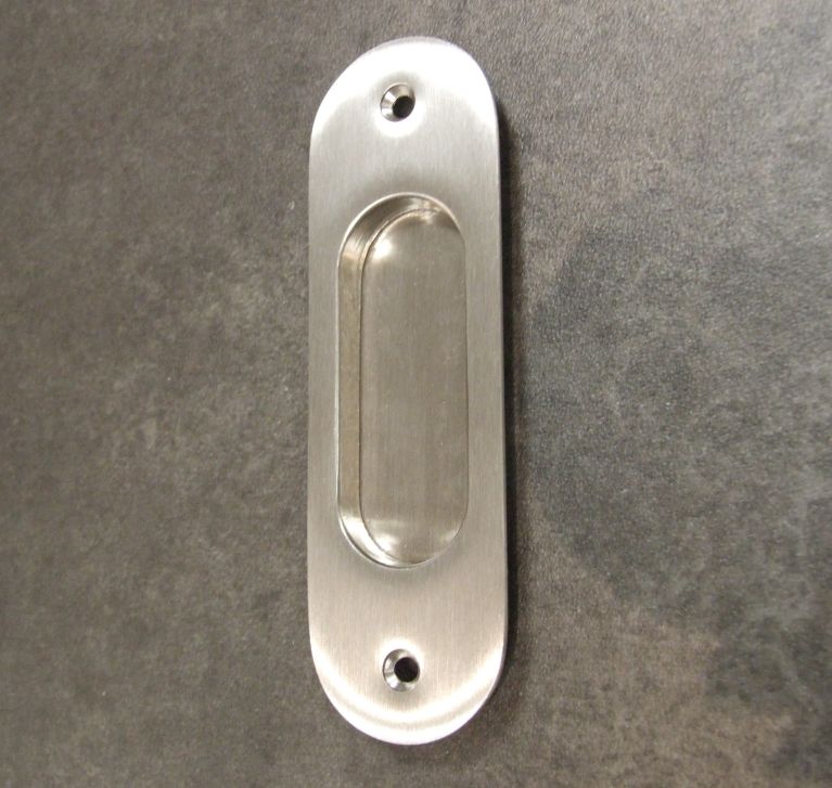 Muschelgriff oval 39x125 mm, ungelocht, 

EF-sat., sichtbar verschraubt, 32.28.0190


