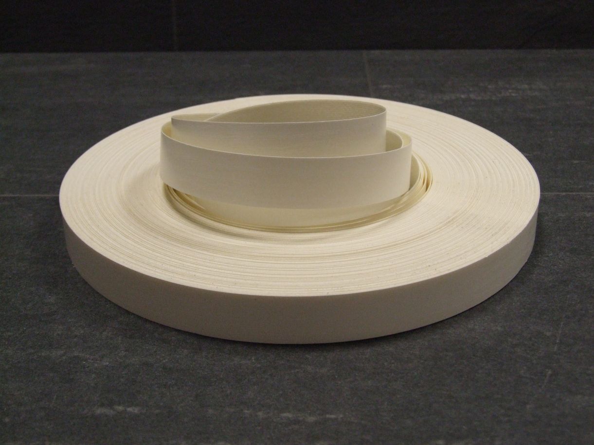 Melaminkante Krono Swiss 8685 BS weiß,

0,3x23 mm, mit Schmelzkleber

