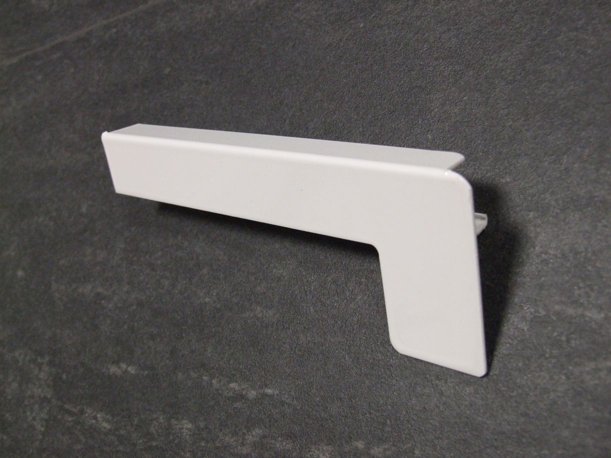 Alu-Bordstück Putz B 406/18 

Ausladung 210mm links, 

weiß pulverbeschichtet RAL 9016

