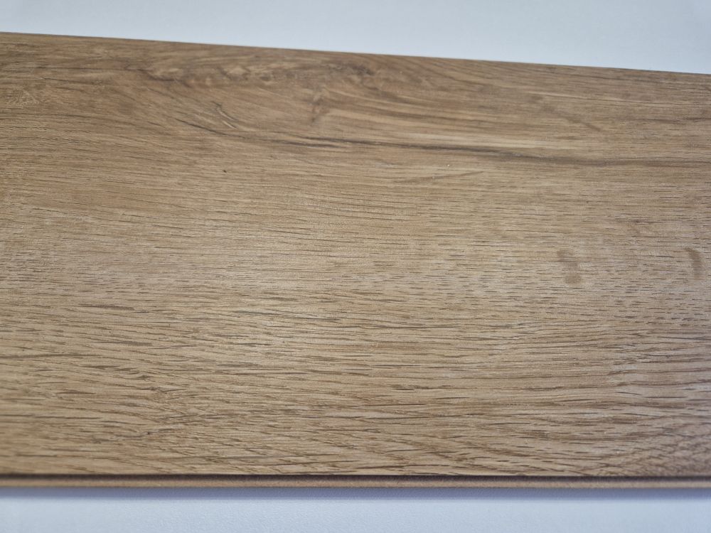 Vinyl Casa HDF Feldeiche natur 

1200x210x8,4 mm (8 St.=2,016 qm)

Art. 026014416

