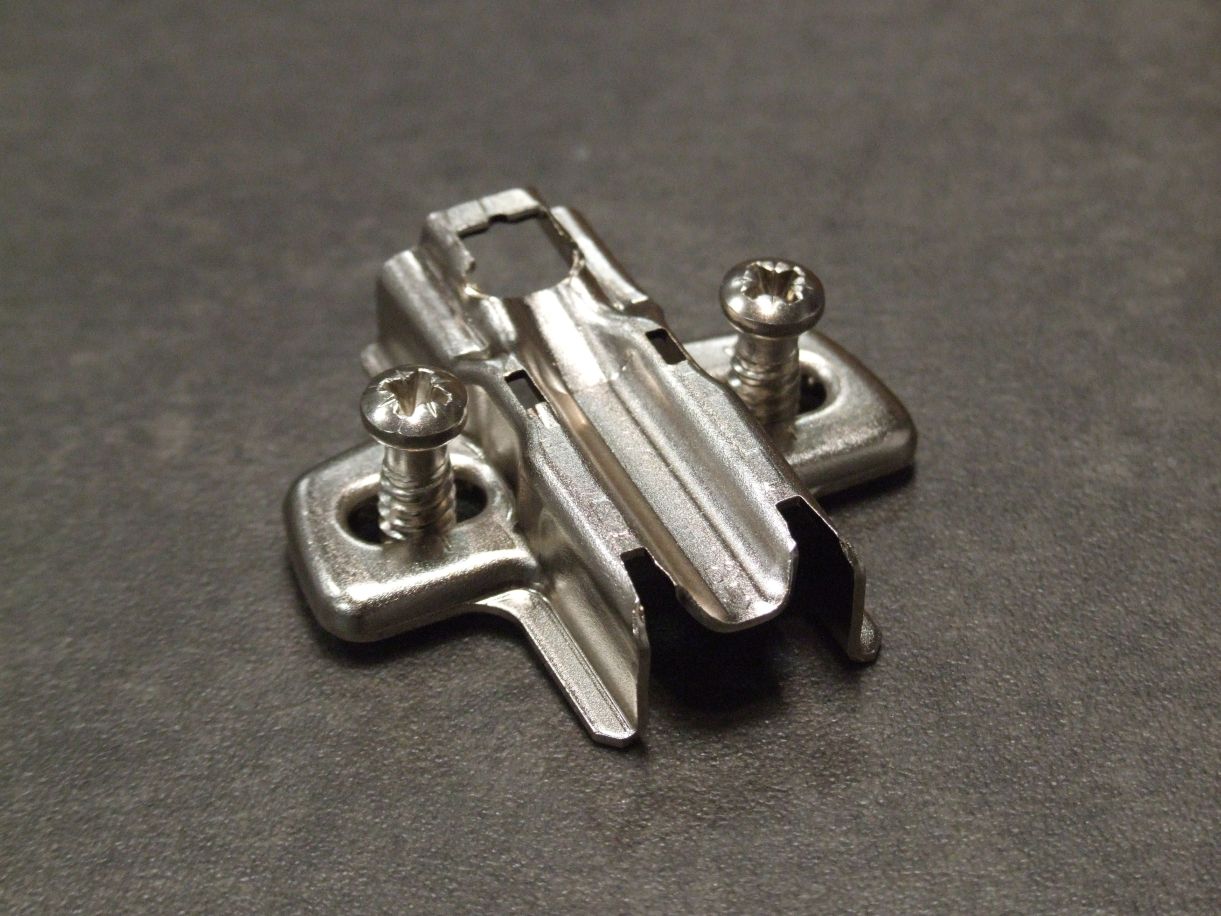 Bodenplatte für sensys 8099, D= 8,0 mm; 

mit vormontierten Euroschrauben, 9075059

