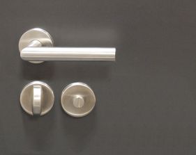 Drückergarnitur 000171-WC

WC, Edelstahl, Rosette, TS 35-42 mm

