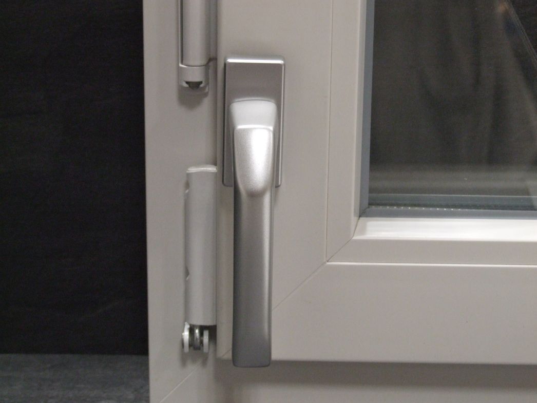 Fenstergriff Gabi, Aluminium F1, 

45° Rasterung, Stiftlänge 35 mm

