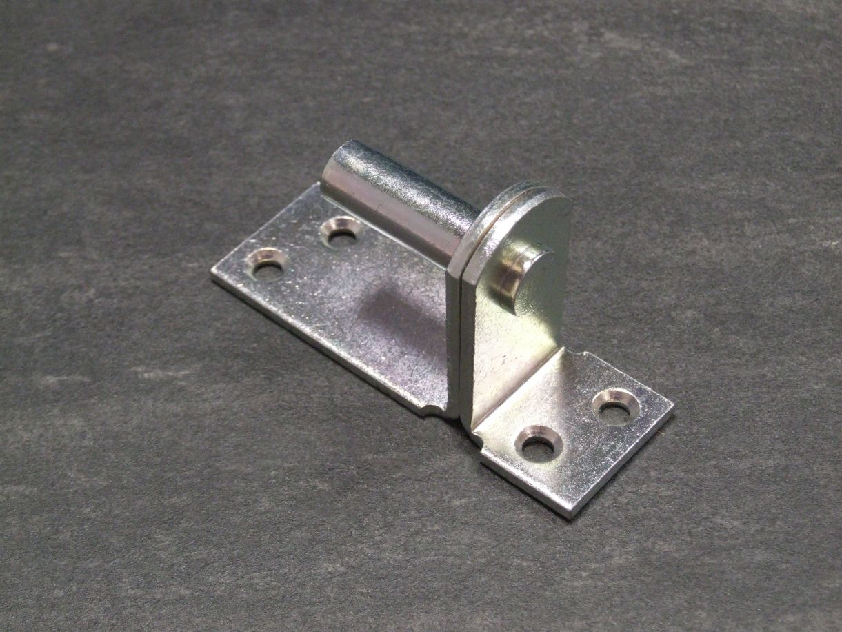 Kloben auf Platte, Dorn 16 mm, 

Abstand 28 mm, hellverzinkt, 311469

