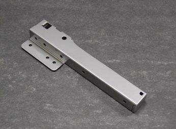 Innotech Rückwand/Eckverbinder,176 mm, 

Frontauszug, für Holzrückwand, links, 

silber 9027831

