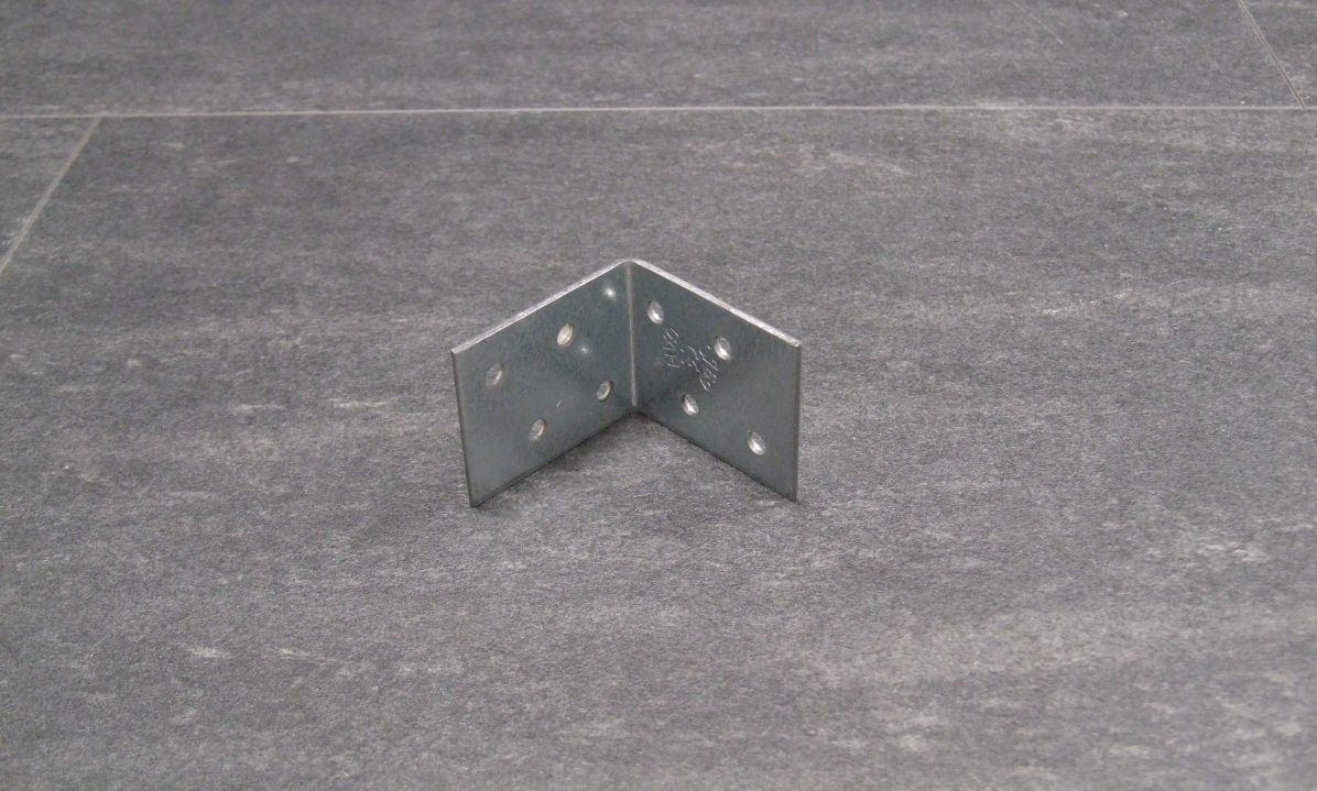 Winkel 50x50x40x2,0 mm, 

sendzimirverzinkt, 330255

