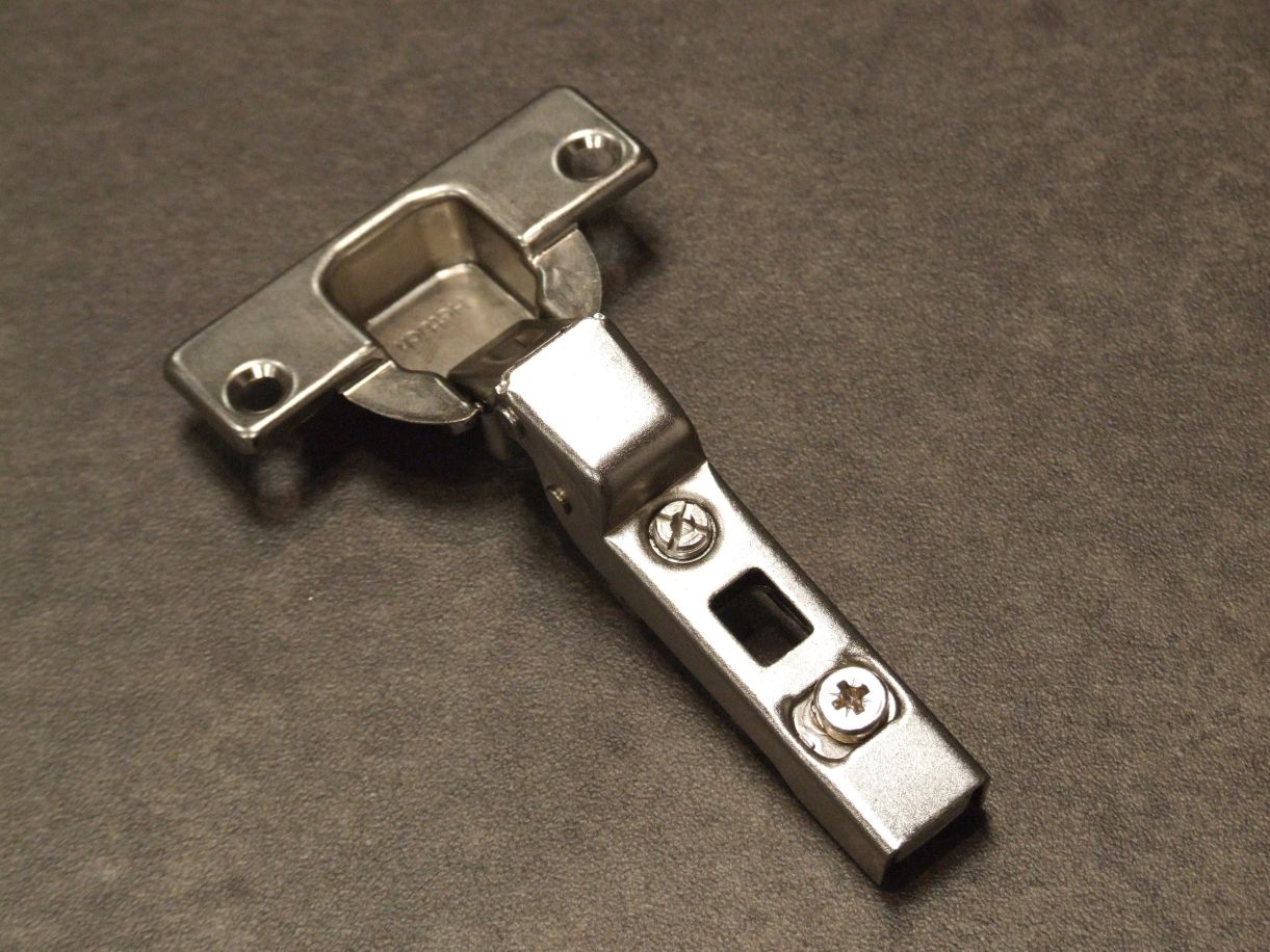Gelenkband Intermat, ohne Dämpfung, 

mit Schließautomatik, Kr.9,5, halb 

vorliegend, zum Anschrauben, 48051

