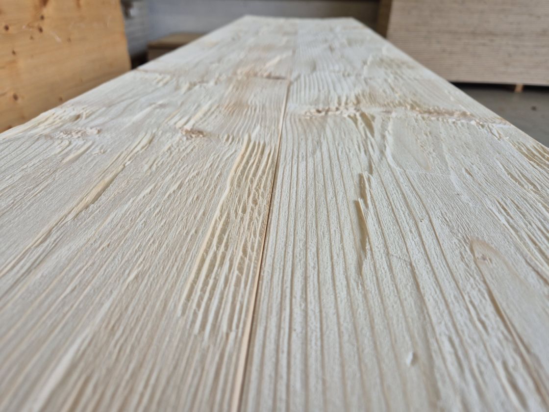 Fichte Blockwandschalung N/F, AB, natur, 

gehackt, HF 14% +/-2% 19x196 mm

Länge: 4,00 m

