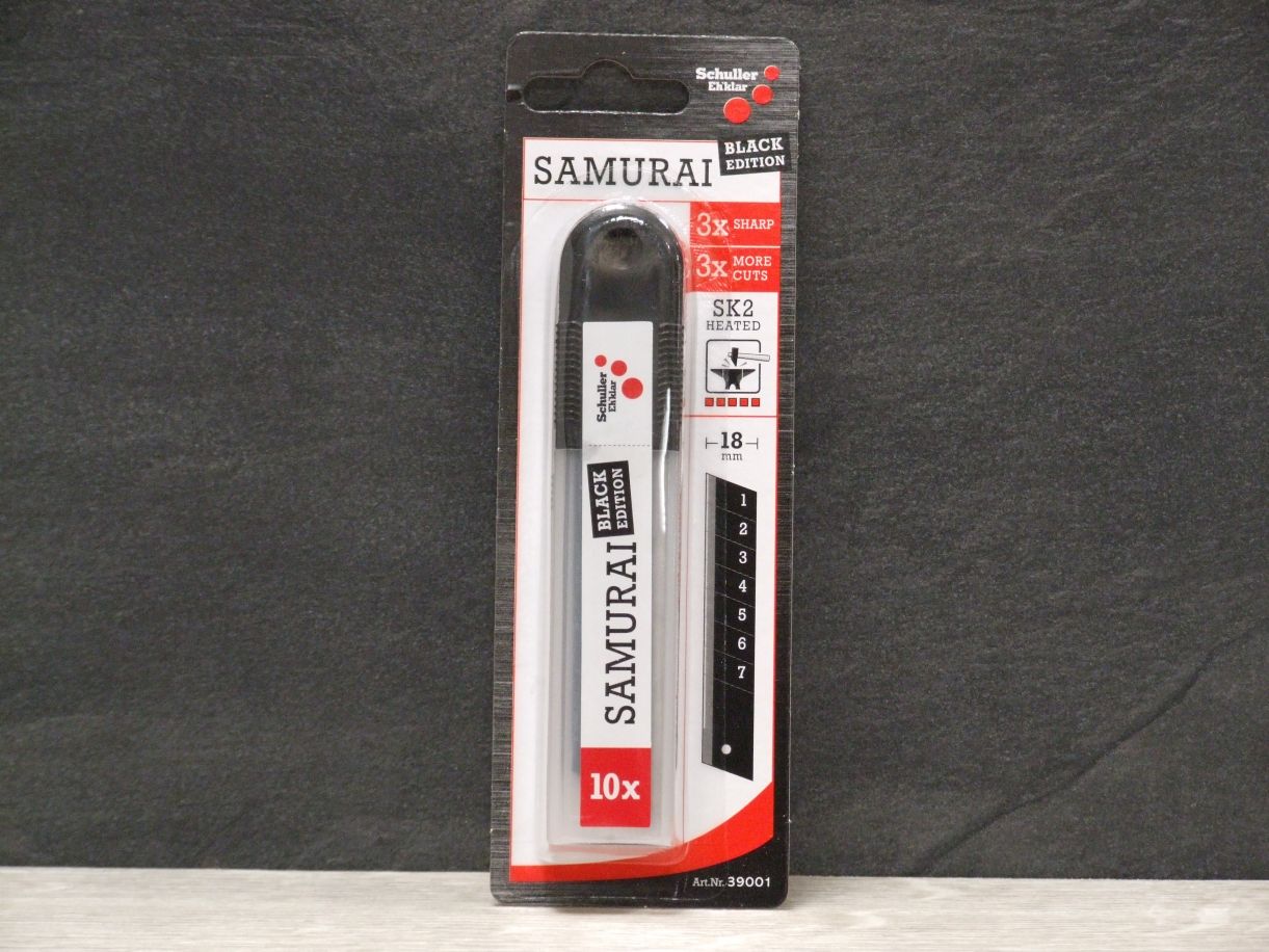 10 Ersatzklingen für Samurai black im 

Sicherheitsspender, Klingenbreite18 mm, 

Klingenstärke: 0,6 mm, 39001


