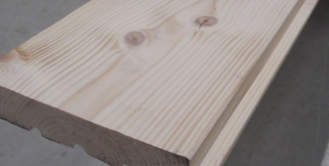 Hobeldiele nord. Fichte roh 27x146 mm 

S.A getr. 10-12%, Länge: 3,90 m

